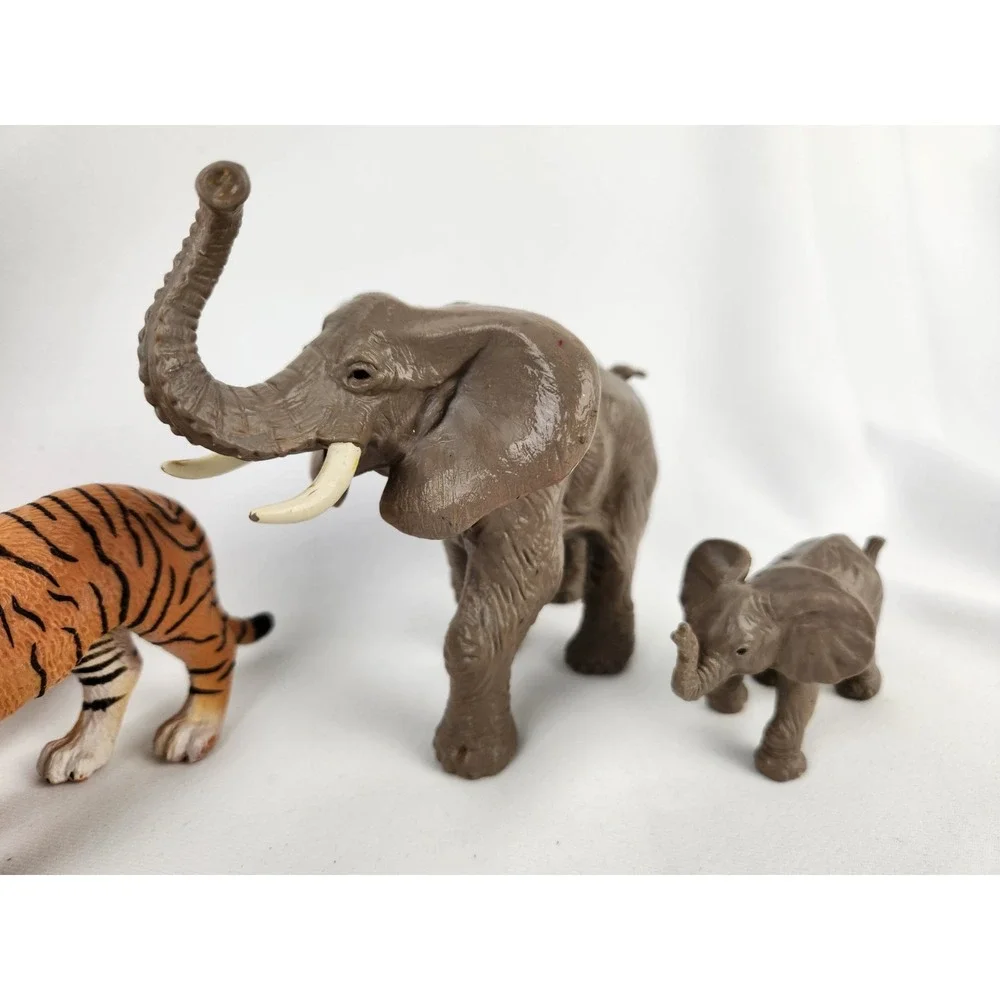 Vtg Safari Jungle Animals Elephant Baby Tiger Lion Warthog Saber‎ tooth Figures